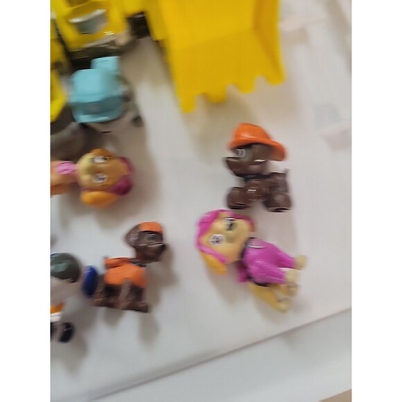 Mixed Lot of PAW PATROL Action Figures & Vehicles cake toppers etc.. - Picture 10 of 13